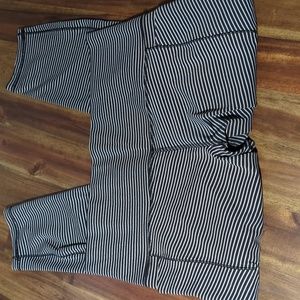 Athleta Salutation Stash pocket II 7/8, size L